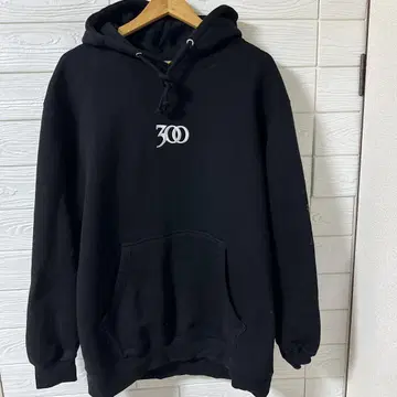 300 Entertainment 로고 후드티