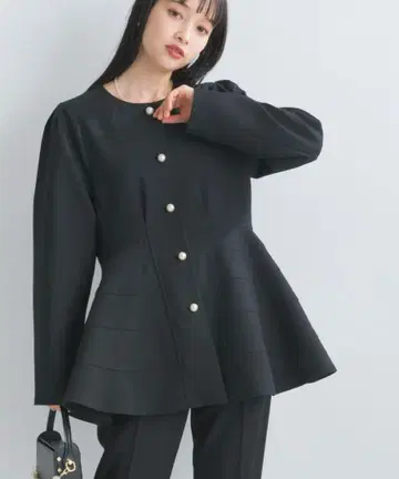 piccin perla 블랙 노카라 자켓 펄 버튼