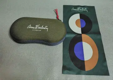 Anne et Valentin 안경 케이스와 크로스