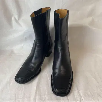 BALLY 발리 이탈리아제 천연 가죽 스퀘어토 숏부츠 블랙