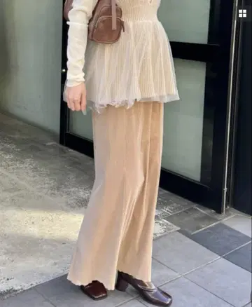 택 포함 새상품 카스타네 벨로아 튤 스커트 베이지