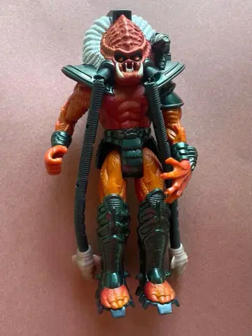 프레데터 피규어