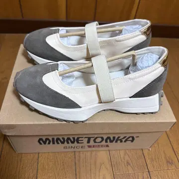 새상품 MINNETONKA 스니커즈 25M06 여성용 미네통카
