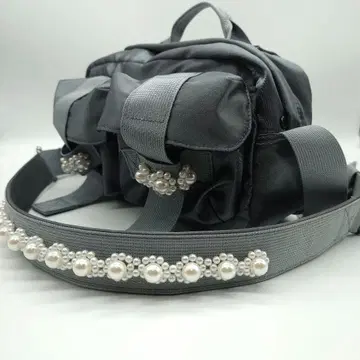 댄스 위드 비쥬 그레이 펄 장식 숄더백