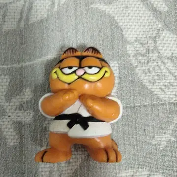 가필드 가라테 피규어