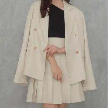 CENEA 세네아 골드 버튼 테일러드 자켓 + 플리츠 미니 스커트