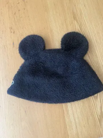 미키 귀 달린 블랙 모자