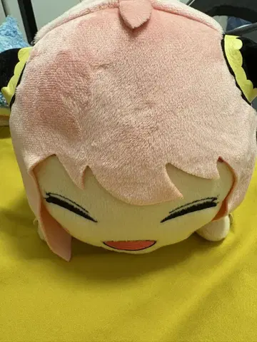 아냐 누워있는 봉제 인형