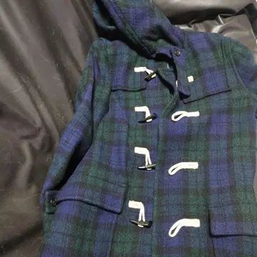 무인양품과 해리스 트위드의 별주 더플 코트 블랙워치