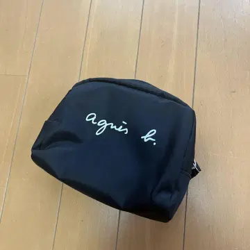 agnis b. 블랙 파우치