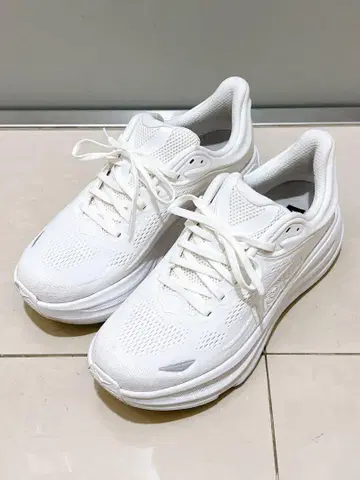 공식 매장 구매 HOKA 호카오네오네 본다이9 26.5cm 화이트 흰색