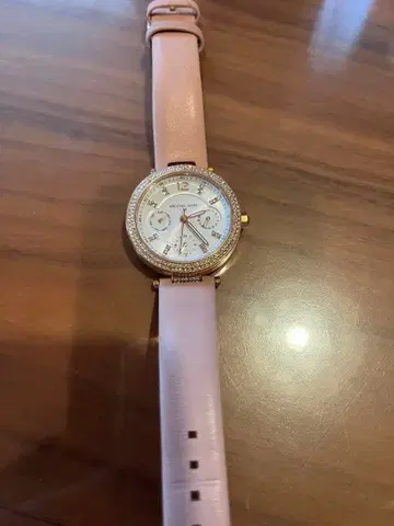 Michael Kors 핑크 가죽 시계