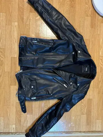 블랙 가죽 라이더 자켓