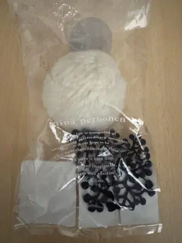미나 페르호넨 balle 브로치 White
