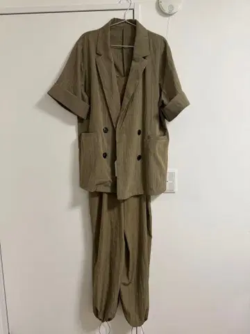 ESICA 카키 셋업