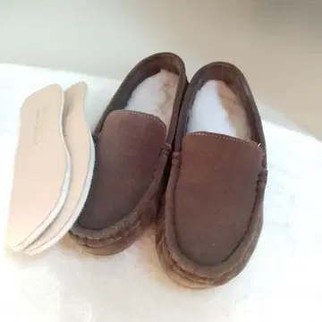 에뮤 오스트레일리아 Odessa 2.0 슬립온 23cm 무스탕 퍼
