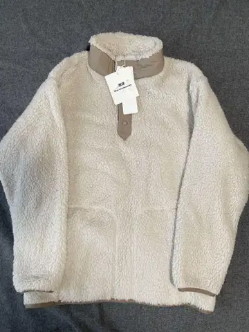 UNIQLO 화이트 마운티니어링 오버 사이즈 플리스