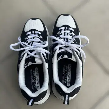 Skechers Accumulate 블랙/화이트 스니커즈