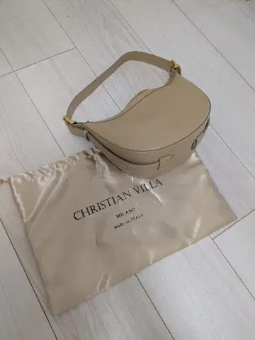 christian villa 라운드 숄더백