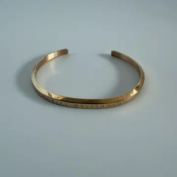 다니엘 웰링턴 팔찌