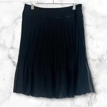 인터뷰 플리츠 스커트 무릎 기장 블랙 XL 비침 시스루