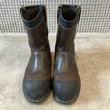 초레어 Dr. Martens 리거 부츠 브라운