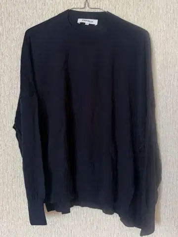엔폴드 네이비 크루넥 긴팔 니트