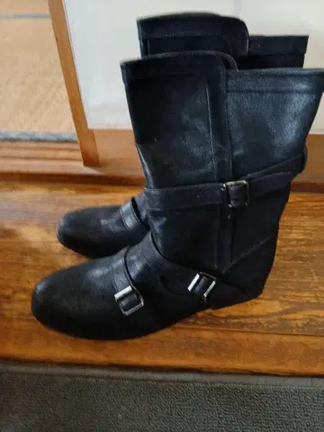 블랙 가죽 엔지니어 부츠