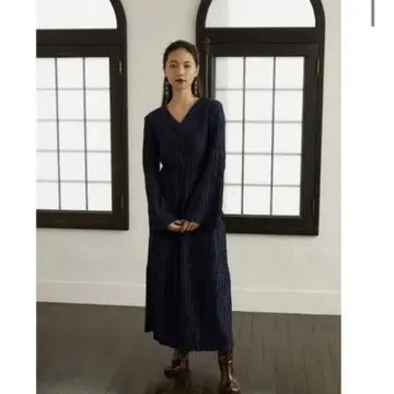 RANDEBOO 플리츠 긴팔 원피스 드레스