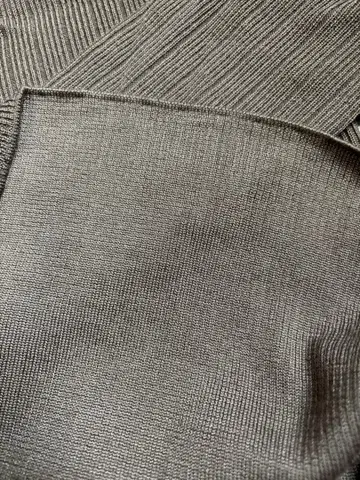 새상품급 브랜드 터틀 니트 리브 스웨터 사이즈 1 하이넥 그레이지