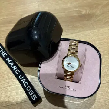 THE MARC JACOBS 골드 손목시계