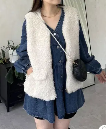 [프로즈베일] 프론트 지퍼 컬리 퍼 베스트