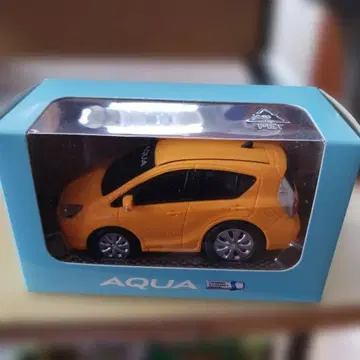 [ TOYOTA ] AQUA 풀백카 오렌지 1/43