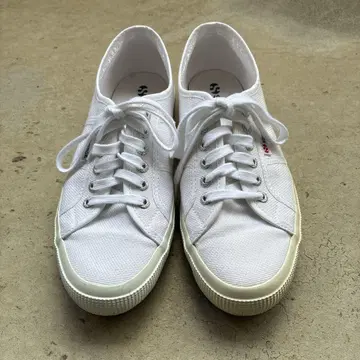SUPERGA 화이트 스니커즈 2750