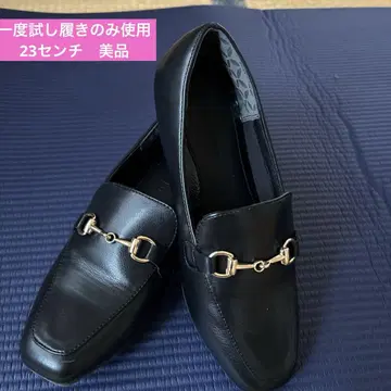 블랙 로퍼 금장 장식 포함