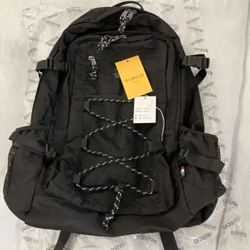 GUSCIO 블랙 백팩