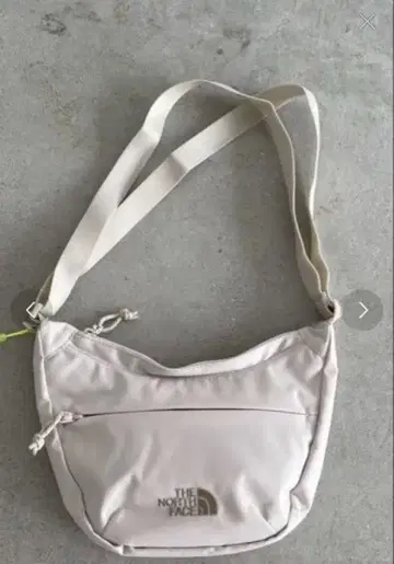 THE NORTH FACE 숄더백 화이트