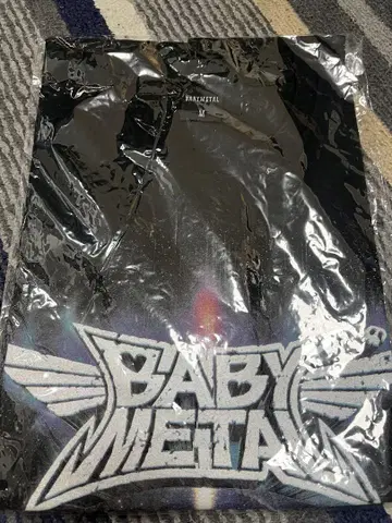 미개봉 BABYMETAL Live at Forum 티셔츠 M 사이즈