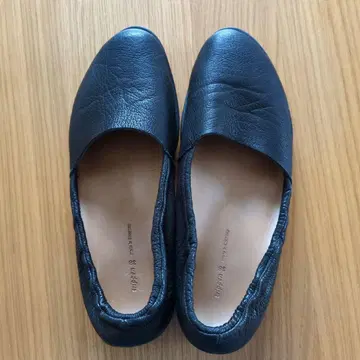 [ trippen ] 블랙 가죽 플랫슈즈 38