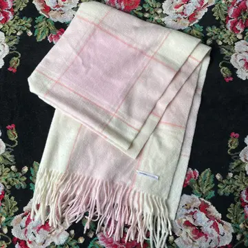 Johnstons 캐시미어 체크 스톨 블랙프라이데이!