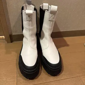 PUMA 사이드 고어 부츠 화이트/블랙