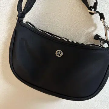 Lululemon 블랙 숄더백