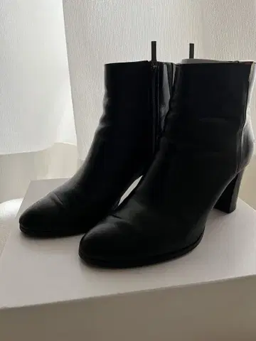 가죽 숏부츠 블랙 Macintosh 23cm