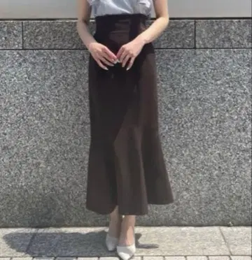 미사용 새상품 택 미포함 릴리안 캐럿 브라운 머메이드 스커트 가을 컬러