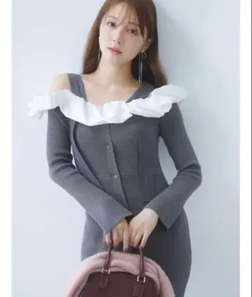 [새상품급] snidel 프릴 도킹 오프숄더 니트 원피스 스나이델