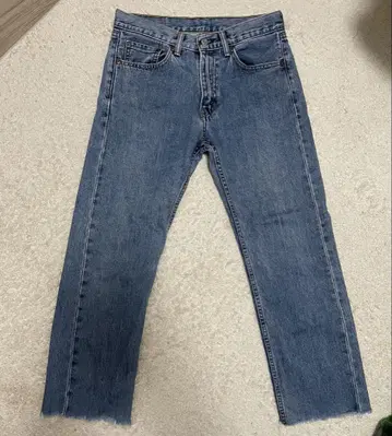 여성용 Levi's 505 스트레이트 데님 컷오프 밑단