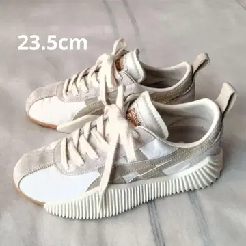 오니츠카타이거 스니커즈 아크로몬트 크림 23.5cm