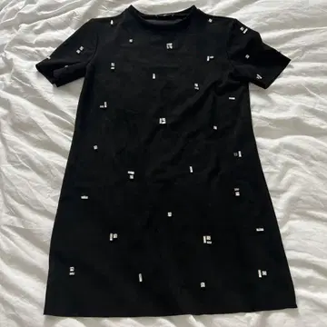 ZARA 블랙 비즈 장식 반팔 미니 원피스
