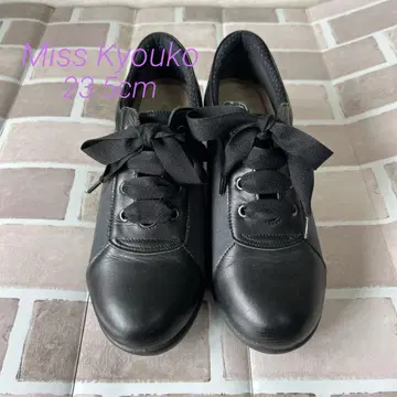 미스쿄코 가죽 스니커즈 23.5cm
