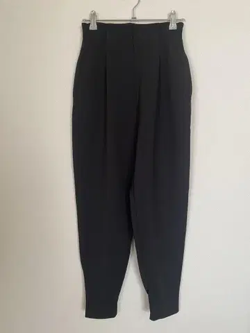 emmi 블랙 테이퍼드 조거 팬츠